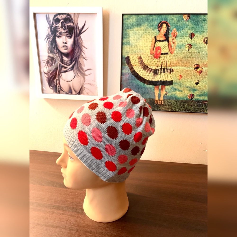 Grey With Red Scheme Polka Dora Winter Beanie 💝